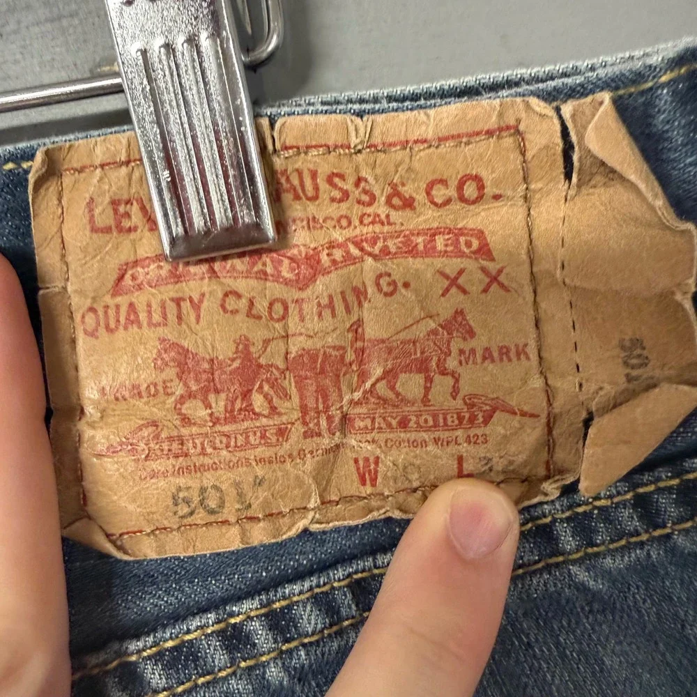 Levis 501 Original Straight Fit Mens Jeans Medium Wash Blue‎ 40x32 Button Fly